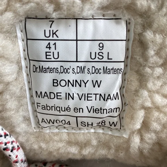 DR MARTENS WOMEN BLACK LACE UP ANKLE BOOT SUPER CUTE SIZE 9 - Picture 8 of 8